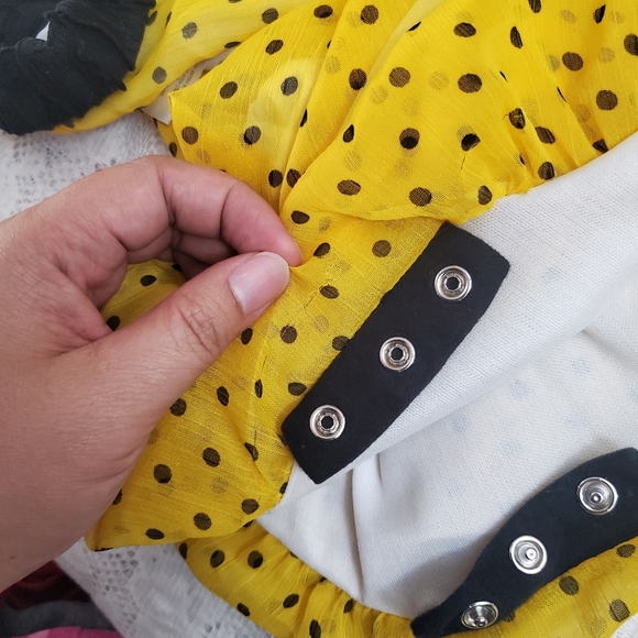 Yellow bodysuit with black polka-dot - Picture 5 of 5